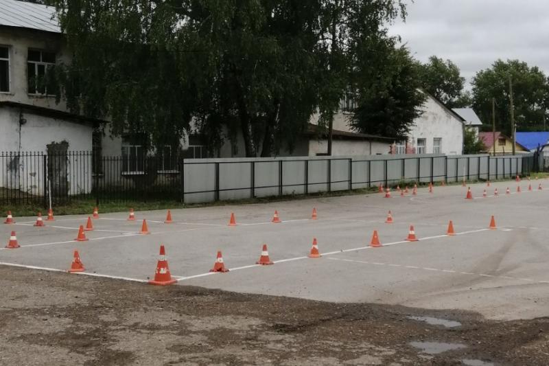 Закончен ремонт забора на автодроме