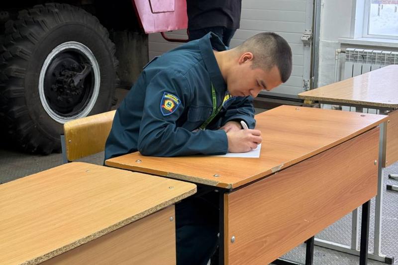 На площадке «Пожарная безопасность» плавится даже воздух!