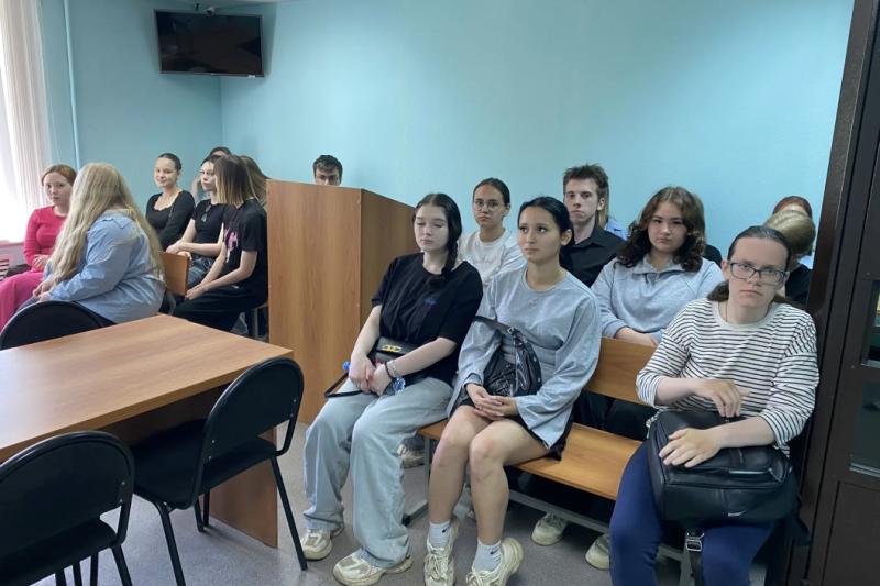 Экскурсия студентов на судебный мировой участок: рассмотрение уголовного дела