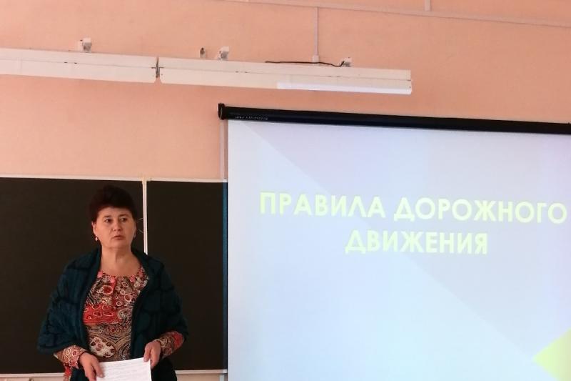 Классные часы в группах о Правилах дорожного движения