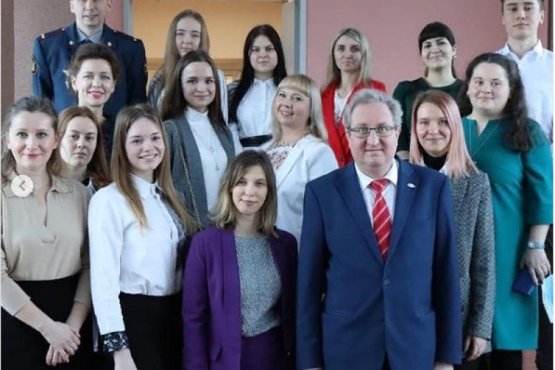 Ежегодный конкурс научно-исследовательских работ и эссе на тему "Права человека"