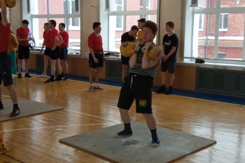 Соревнования по гиревому спорту и дартсу