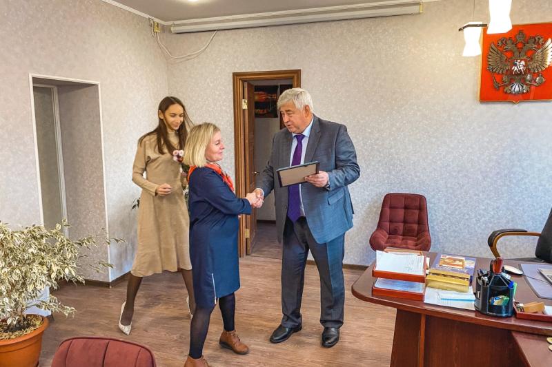 Цветы, улыбки и награды…