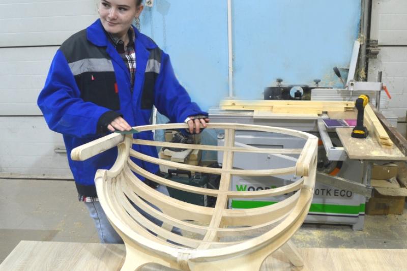 Кунгурские студенты создали из фанеры «Свезы» изящные предметы интерьера